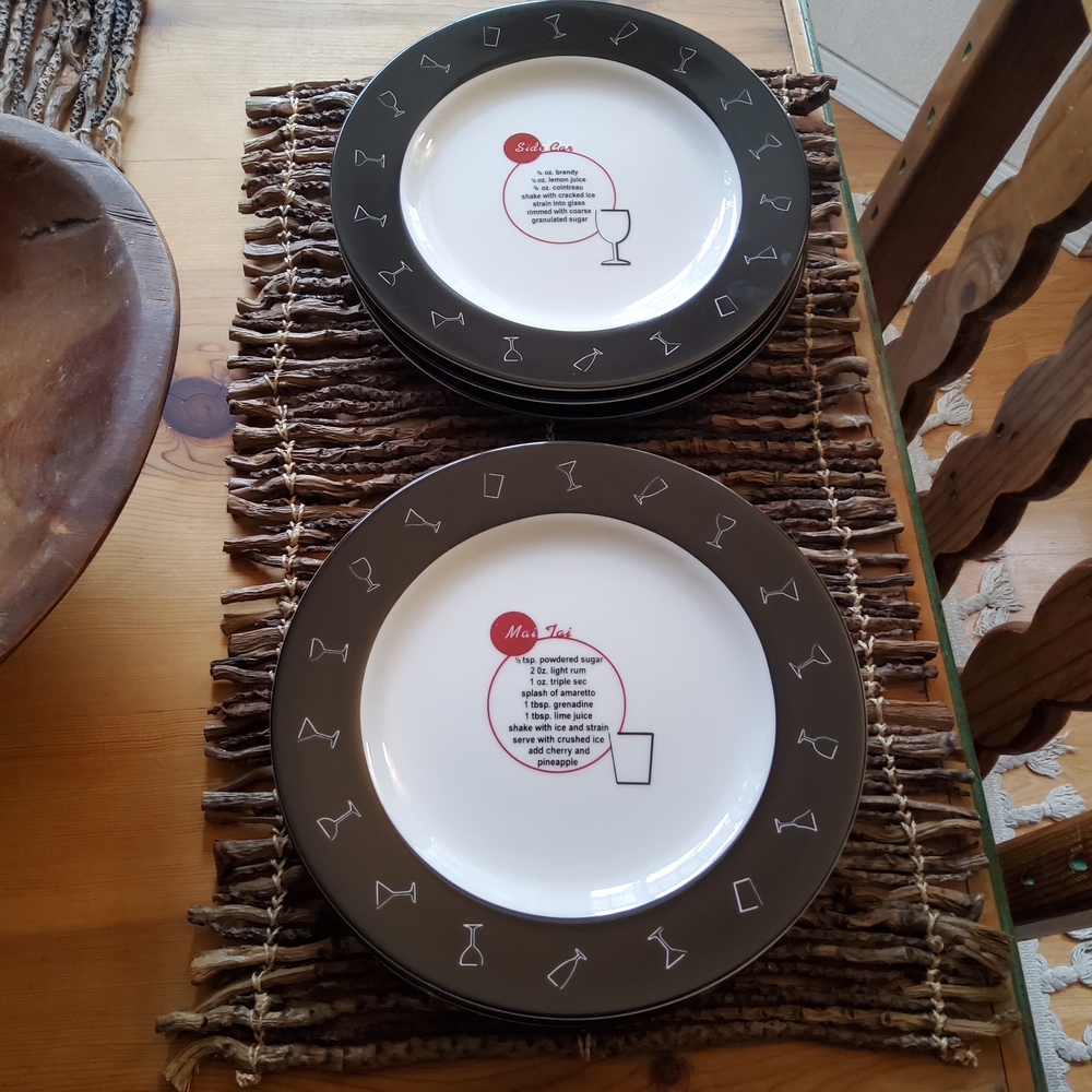Pottery Barn Retro Salad Appetizer Plates.  Set Of 6 EUC